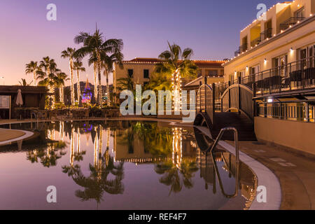 Madeira Funchal Madeira Hotel Porto santa maria giardini illuminati di notte Madeira Portogallo Europa Foto Stock