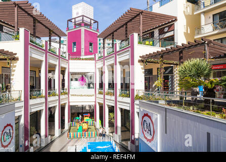 Forum di Funchal Madeira shopping center shopping mall Funchal Madeira Portogallo UE Europa Foto Stock