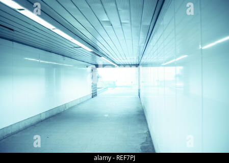 La luce alla fine del tunnel, il concetto di traguardo finale Foto Stock