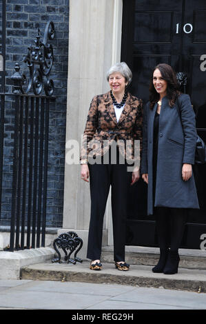 Londra, Regno Unito. Xxi gen, 2019. Il primo ministro accoglie con favore il primo ministro della Nuova Zelanda, Jacinda Ardern a Downing Street a Londra. Credito: Terry Scott/SOPA Immagini/ZUMA filo/Alamy Live News Foto Stock