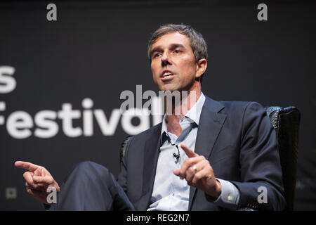 Austin, Texas, Stati Uniti d'America. 29Sep, 2018. Beto O'Rourke discute il suo futuro politico con editor Evan Smith del Texas Tribune durante un keynote al Texas Tribune Festival nel mese di settembre, 2018. O'Rourke, una tre-termine El Paso dal congressista, perso per Ted Cruz in una offerta per gli Stati Uniti Senato ma è la contemplazione di una esecuzione presidenziale nel 2020. Credito: Bob Daemmrich/ZUMA filo/Alamy Live News Foto Stock