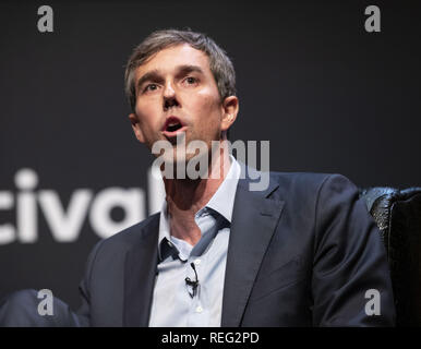 Austin, Texas, Stati Uniti d'America. 29Sep, 2018. Beto O'Rourke discute il suo futuro politico con editor Evan Smith del Texas Tribune durante un keynote al Texas Tribune Festival nel mese di settembre, 2018. O'Rourke, una tre-termine El Paso dal congressista, perso per Ted Cruz in una offerta per gli Stati Uniti Senato ma è la contemplazione di una esecuzione presidenziale nel 2020. Credito: Bob Daemmrich/ZUMA filo/Alamy Live News Foto Stock