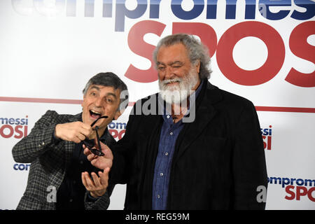 Roma, Italia. 21 gennaio 2019. Hotel le Mèridienne Visconti - film di presentazione COMPROMESSI SPOSI Vincenzo Salemme e Diego Abatantuono Credit: Giuseppe Andidero/Alamy Live News Foto Stock