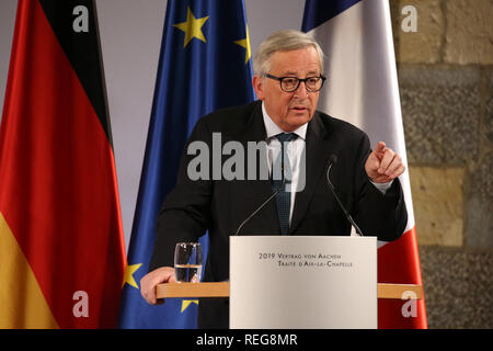 Aachen, Germania. Il 22 gennaio, 2019. Jean Claude Juncker, Presidente della Commissione europea, parlerà alla incoronazione sala del palazzo comunale dopo la cerimonia della firma della nuova amicizia franco-tedesca trattato. Il cosiddetto Trattato di Aquisgrana segue dal Élysee trattato di amicizia firmato da Adenauer e de Gaulle nel 1963. Credito: Oliver Berg/dpa/Alamy Live News Foto Stock