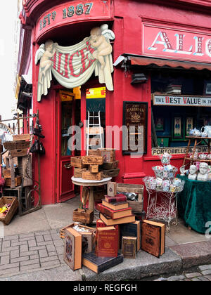 Shop di Portobello Road a Londra in Inghilterra Foto Stock