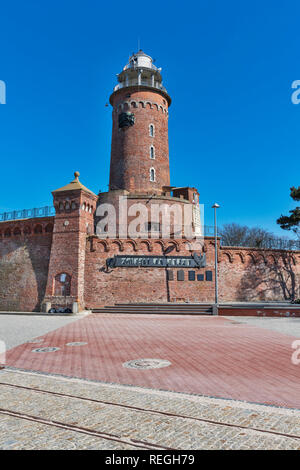 Il faro di Kolobrzeg è 26 metri di alta. È situato all'entrata del porto di Kolobrzeg, West Pomerania, Polonia, Europa Foto Stock