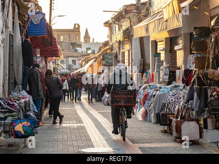 Open-air sul mercato Arasta Street a Nord Nicosia (Lefkosa), Repubblica Turca di Cipro del Nord. Foto Stock