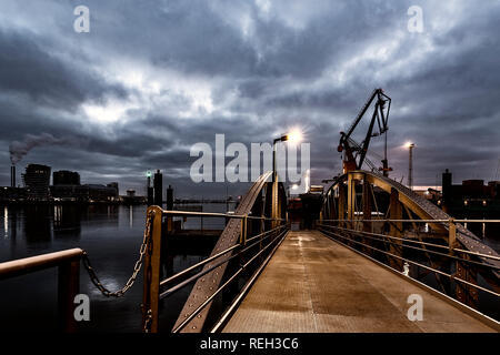 Accedere al traghetto Foto Stock