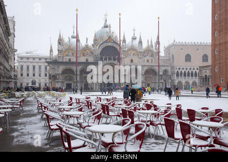 Nevicava a Venezia Palazzo Ducale su Piazza San Marco, Venezia, Italia Foto Stock