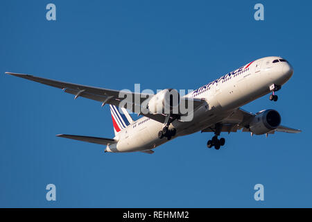 F-HRBF, Boeing 787-9-42488 Dreamliner, Gennaio 21, 2019 in atterraggio a Parigi Roissy airport alla fine dell'Air France AF815 volo da Nairobi Foto Stock