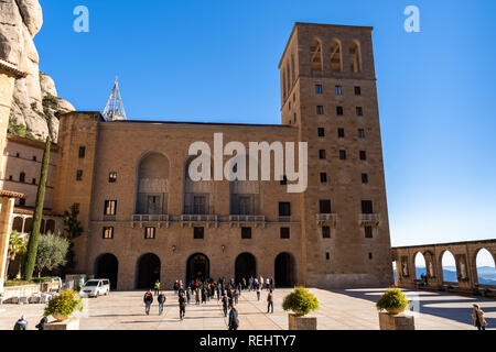 La piazza centrale del monastero di Montserrat, Barcellona, ​​Spain Foto Stock