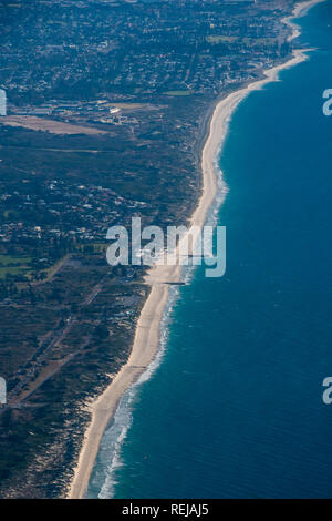 Linea di costa in Australia occidentale accanto a Perth all'Oceano Indiano Foto Stock