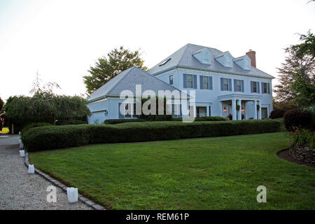 Southampton, NY - 01 agosto: (esterno) a una cena intima ospitato da Hampton rivista Haley & Jason Binn e Debra Halpert lungo con Sara Herber Foto Stock