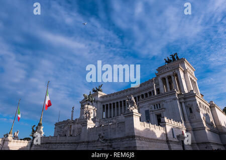 Roma, Italia - Gennaio 06, 2019: panoramica urbana con l'altare della patria nella città di Roma Foto Stock