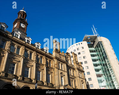 Antico Ufficio Postale e uffici moderni in City Square Leeds West Yorkshire Inghilterra Foto Stock