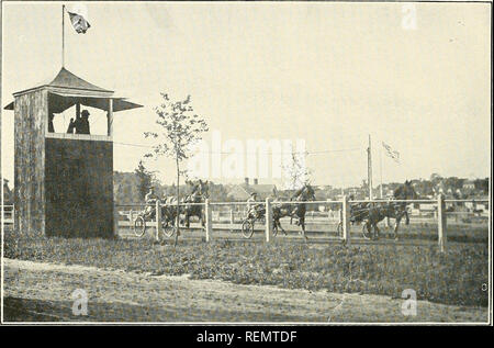 . Il club Guida di Greater Boston ... Horse Racing; cavalli. Campo di Franklin SPEEDWAY--l'inizio. Si prega di notare che queste immagini vengono estratte dalla pagina sottoposta a scansione di immagini che possono essere state migliorate digitalmente per la leggibilità - Colorazione e aspetto di queste illustrazioni potrebbero non perfettamente assomigliano al lavoro originale. Linnehan, John William, 1860-, ed; Cogswell, Edward Everett, 1864-, joint ed. [Boston, premere di Atlantic Stampa l'azienda] Foto Stock