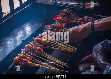 Satay di pollo alla griglia Foto Stock