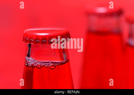 Tappo a corona sulla bottiglia, Campari Foto Stock