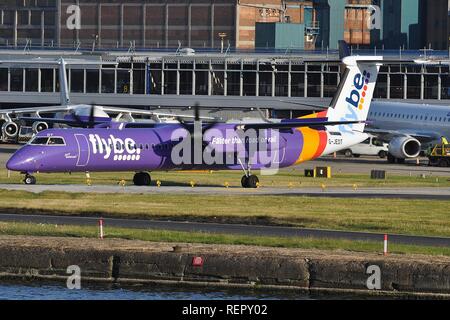 FLYBE BOMBARDIER DHC-8-Q400 aereo regionale Foto Stock