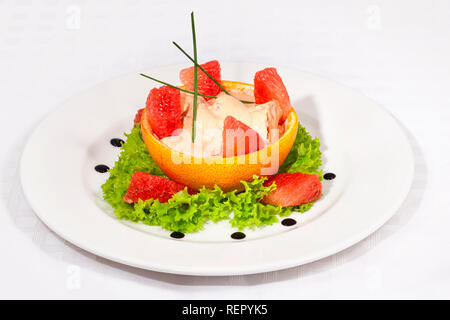 Con insalata di gamberetti, pompelmo e salsa alla panna Foto Stock