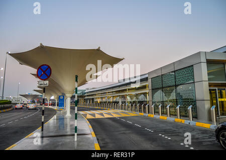 Dall'Aeroporto Internazionale Abu Dhabi nel capitale di Emirati Arabi Uniti , United Arab Eimrates Foto Stock