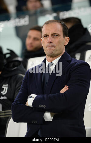 21 gennaio 2019, Allianz Stadium, Torino, Italia; di calcio della Serie A, Juventus contro il Chievo; Max Allegri il pullman della Juventus Foto Stock