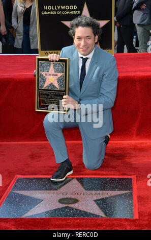 Los Angeles, Stati Uniti d'America. Il 22 gennaio, 2019. LOS ANGELES, CA. 22 gennaio 2019: Gustavo Dudamel alla cerimonia in cui il conduttore Gustavo Dudamel ha ricevuto una stella sulla Hollywood Walk of Fame. Credito Foto: Paul Smith/Alamy Live News Foto Stock