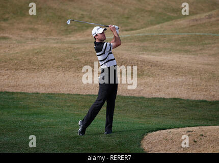 Gennaio 20, 2019 Nick Taylor colpisce un approccio shot sul primo foro durante il round finale del deserto classico torneo di golf sul corso dello stadio a PGA West in La Quinta, California. Charles Baus/CSM Foto Stock