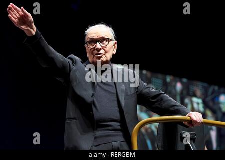 21.01.2019, il compositore italiano e il conduttore Ennio Morricone dà il suo ultimo concerto in Germania presso la Mercedes-Benz Arena a Berlino su "La Tour d'Addio". Attenzione: per solo uso editoriale! | Jan xxi 2019, Ennio Morricone sul suo "La Tour d'addio" presso il suo ultimo concerto in Germania presso la Mercedes-Benz Arena di Berlino. Attenzione: Solo per uso editoriale! | Utilizzo di tutto il mondo Foto Stock