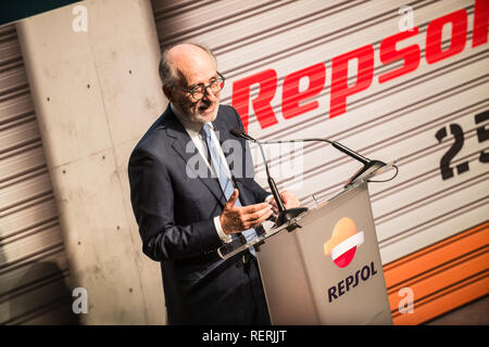 Repsol Campus, Madrid Spagna. 23 gennaio, 2019. La Honda HRC Moto GP team Presentation. Antonio Brufau, Repsol Presidente Credito: Alessandro Avondo/Alamy Live News Foto Stock