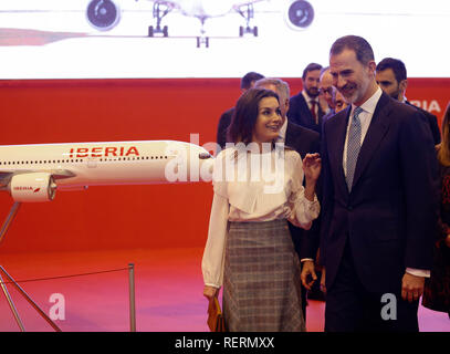 Madrid, Spagna. 23 gen 2019. Il re Filippo VI e la Regina Letizia di Spagna inaugurare FITUR Fiera Internazionale del Turismo 2019 Giorno di apertura presso IFEMA.FITUR (Fiera Internazionale del Turismo) è un incontro internazionale di spazio per i professionisti del turismo in tutto il mondo. Credito: Manu Reino/SOPA Immagini/ZUMA filo/Alamy Live News Foto Stock