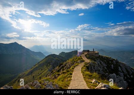 Piattaforma di visualizzazione su Jezerski Vrh, parco nazionale di Lovcen, vicino a Cetinje, Montenegro Foto Stock