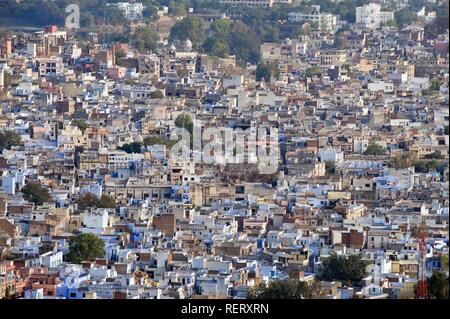 Vista su Udaipur, Rajasthan, India, Asia del Sud Foto Stock