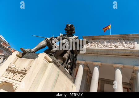 Statua di Diego Velazquez al di fuori del Museo del Prado di Madrid, Spagna Foto Stock