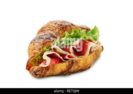 Sandwich croissant con prosciutto di prosciutto e lattuga su bianco Foto Stock