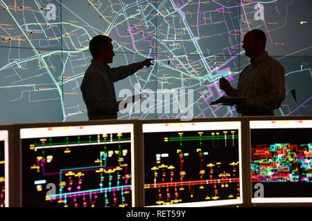 Controllo di Potenza Centro dell'ELE, Emscher Lippe Energie GmbH, un subsiduary di RWE, la sala di controllo dell'energia a livello regionale Foto Stock