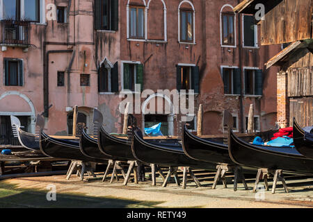 Squero di San Trovaso - Officina per la fabbricazione di gondole a Venezia, Italia Foto Stock