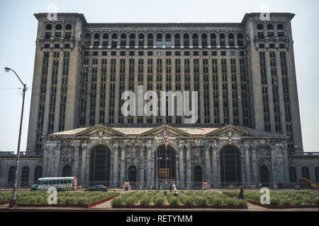 Detroit, Michigan, Stati Uniti - Ottobre 2018: una vista del vecchio Michigan Central Station Building a Detroit che è servita come un grande deposito ferroviario Foto Stock