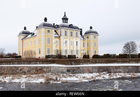 Inverno a la svedese del XVII secolo il castello di Stromsholm situato in provincia di Vastmanland. Foto Stock