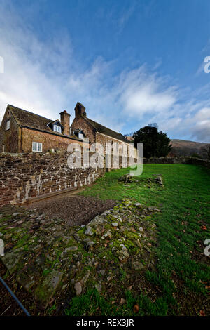 Llanthony Priory (Priordy Llanddewi Nant Hodni), le rovine di un ex convento degli Agostiniani in una appartata Vale of Ewyas, una ripida facciate una volta-ghiacciate vale Foto Stock