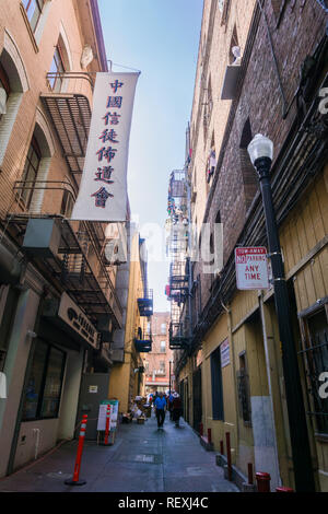 Il 5 settembre 2017 San Francisco/CA/USA - stretto vicolo a Chinatown Foto Stock