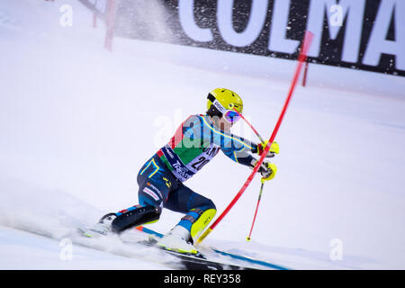 Madonna di Campiglio, Italia 12/22/2018. 3° Slalom speciale maschile. Hargin di Svezia durante lo slalom speciale di Coppa del Mondo di Sci 2018/19. Audi FIS Coppa del Mondo di sci Foto Stock