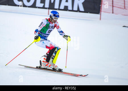 Madonna di Campiglio, Italia 12/22/2018. 3° Slalom speciale maschile. Grange della Francia durante lo slalom speciale di Coppa del Mondo di Sci 2018/19. Audi FIS Coppa del Mondo di sci Foto Stock