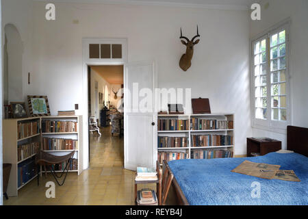 L'Avana, Cuba 2019/01/14 Hemingways camera da letto in Finca VigÃ-a, la casa di Ernest Hemingway a San Francisco de Paula Ward a l'Avana, Cuba Foto di Denn Foto Stock