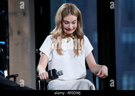 New York, Stati Uniti d'America. 09 Mar, 2015. Lily James al lunedì, Mar 9, 2015 AOL costruire serie a discutere il nuovo film di Cenerentola a costruire in studio a New York, Stati Uniti d'America. Credito: Steve Mack/S.D. Mack foto/Alamy Foto Stock