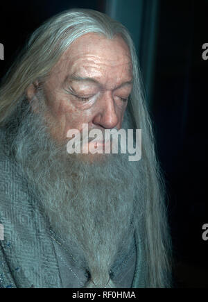 Un dettagliato modello waxwork di Sir michael Gambon CBE come Albus Silente al Warner Brothers Studio Tour, Leavesdon Foto Stock