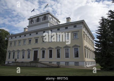 Parco di Wörlitzer con Wörlitz Palace è una parte importante dell'Dessau-Wörlitz Garden Realm, che è un sito patrimonio mondiale in Germania. Foto Stock