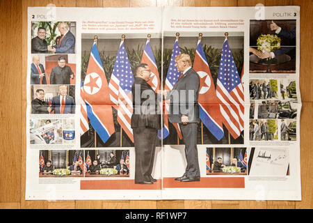 Parigi, Francia - 13 giugno 2018: diversi quotidiani internazionali con coperchio U.S. Presidente Donald Trump incontro leader della Corea del nord Kim Jong-ONU in Singapore Foto Stock