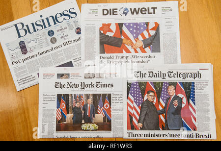 Parigi, Francia - 13 giugno 2018: quotidiani internazionali con coperchio U.S. Presidente Donald Trump incontro leader della Corea del nord Kim Jong-ONU in Singapore Foto Stock