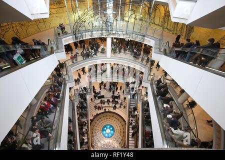 Piazza Limbecker Platz Shopping Centre, aperto nel marzo 2008, il più grande della Germania, urban shopping centre, Essen, Renania settentrionale-Vestfalia Foto Stock